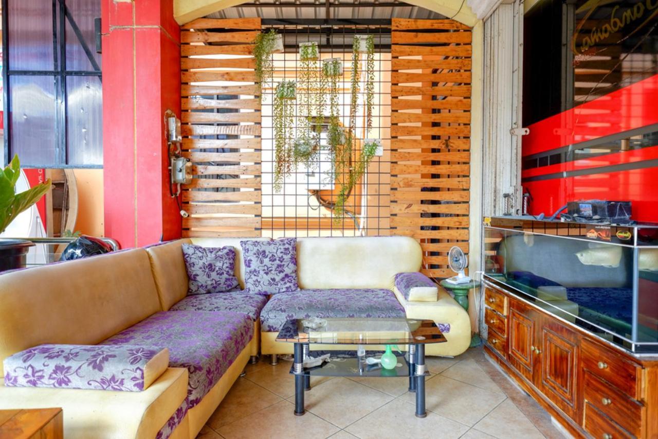 Pandawa Guest House At Ngaliyan Square Mitra Reddoorz Семаранг Екстер'єр фото